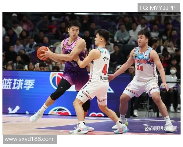 3月14日新疆队迎战广东队期待一场精彩的篮球对决与激烈的竞争 3月14日新疆队迎战广东队期待一场精彩的篮球对决与激烈的竞争